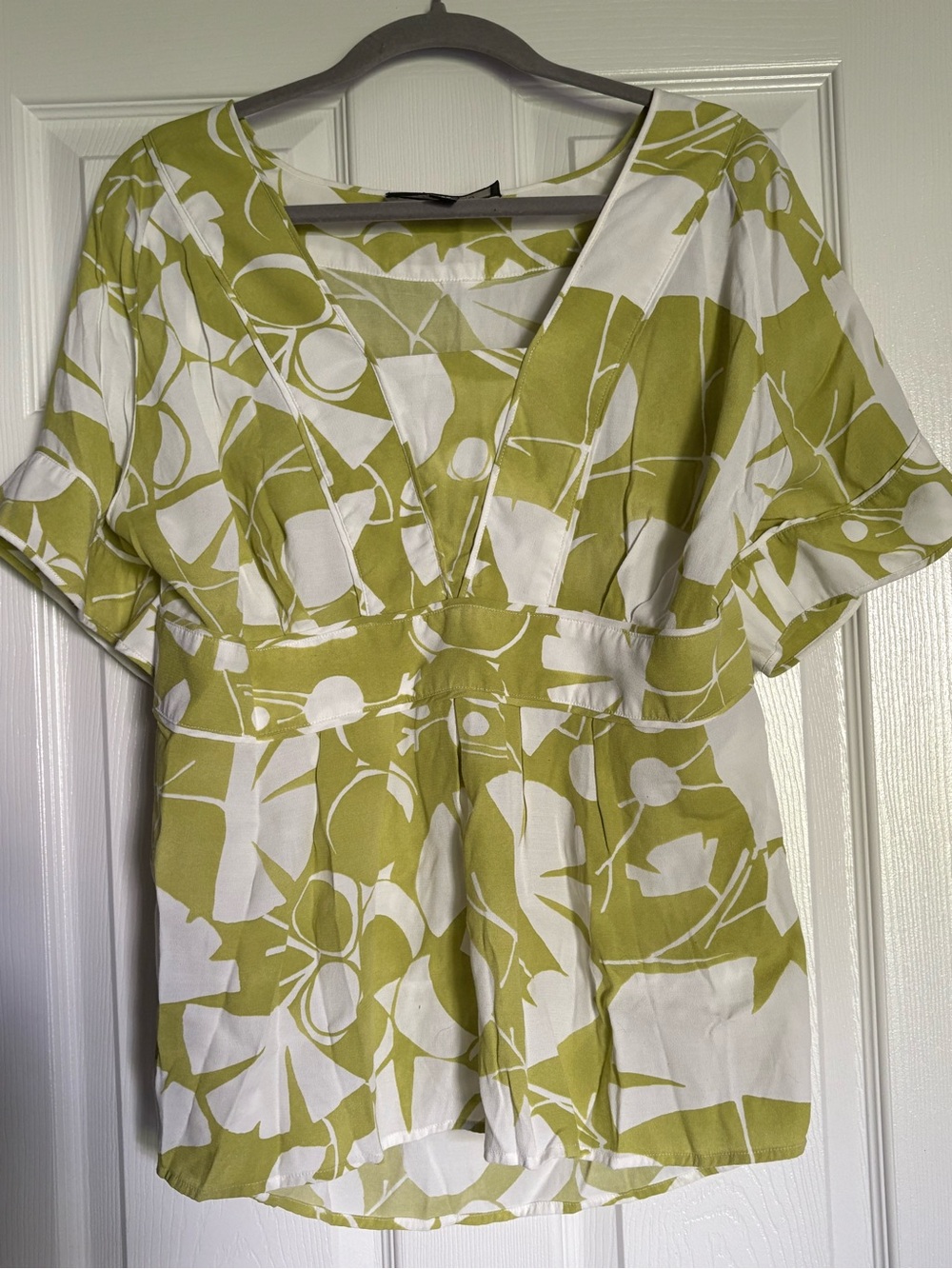 Kasper Green and White V-Neck Floral Tunic